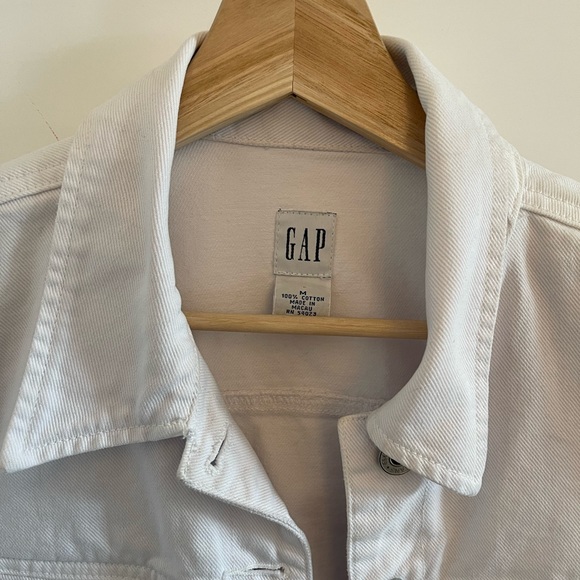 COPY - GAP white denim jacket - Picture 3 of 4
